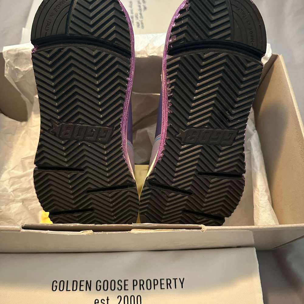 Golden Goose Purple Sneakers Retro-Inspired Design - Picture 3 of 8